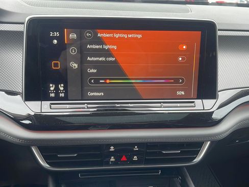 Used 2025 Volkswagen Atlas Peak Edition SE image 10