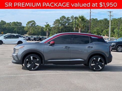 Used 2025 Nissan Kicks SR w/ SR Premium Package AWD/4WD image 2