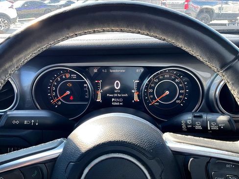 Used 2019 Jeep Wrangler Unlimited Sahara w/ Uconnect 4C Nav & Sound Group AWD/4WD image 21