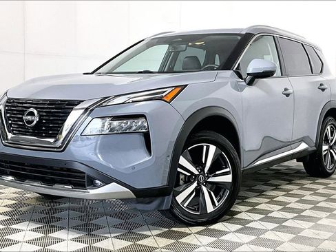 Used 2022 Nissan Rogue Platinum w/ Head-Up Display Package image 2