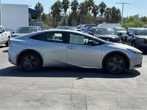 Used 2023 Toyota Prius LE image 42