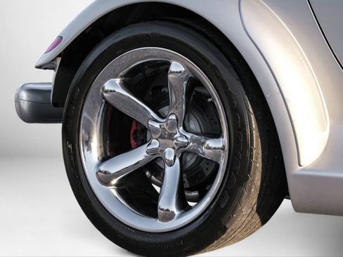 Used 2001 Chrysler Prowler image 40