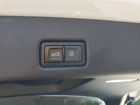 Used 2025 Audi Q5 Premium Plus w/ Premium Plus AWD/4WD image 10