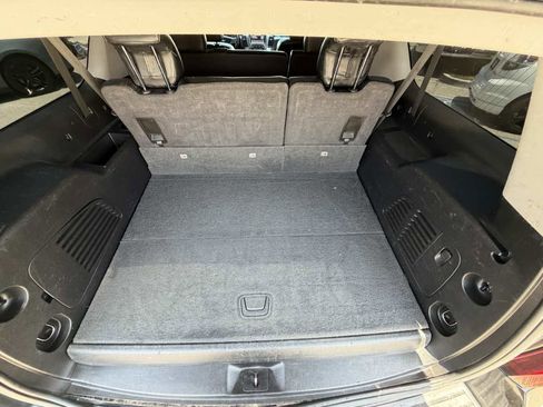 Used 2018 Chevrolet Suburban LS RWD image 26