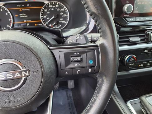 Used 2022 Nissan Pathfinder SV image 18