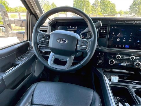 Used 2024 Ford F250 Lariat w/ Tremor Off-Road Package AWD/4WD image 4