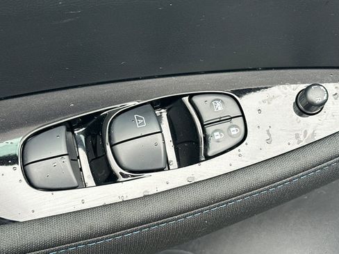 Certified 2024 Nissan Leaf SV Plus image 12