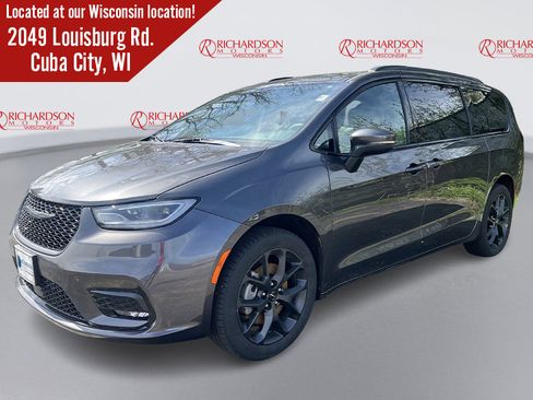 Used 2023 Chrysler Pacifica Touring-L w/ S Appearance Package AWD/4WD image 1