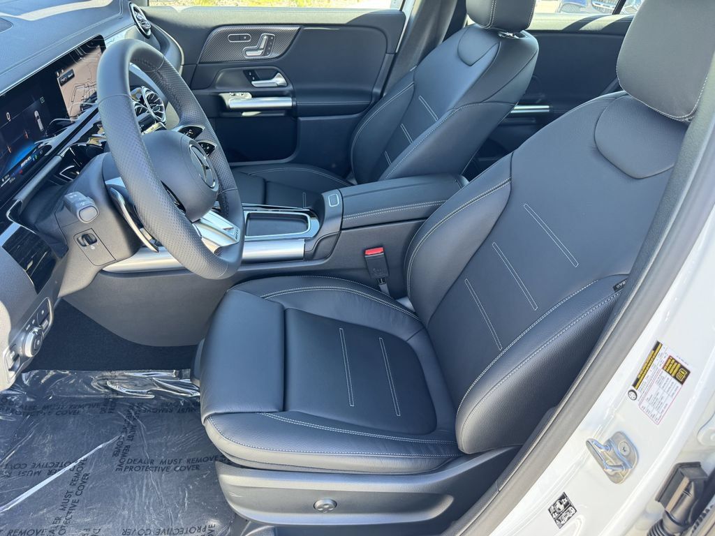 Used 2025 Mercedes-Benz GLA 35 AMG 4MATIC image 21
