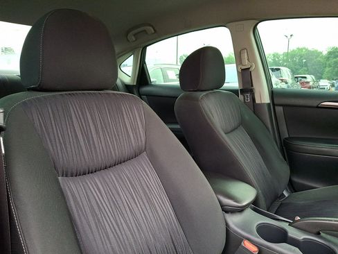 Used 2019 Nissan Sentra SV FWD image 9