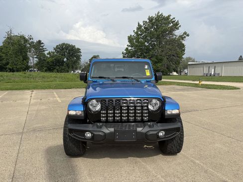 Used 2022 Jeep Gladiator Sport AWD/4WD image 18