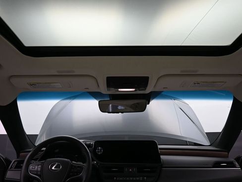 Used 2024 Lexus ES 350 w/ Premium Package image 15