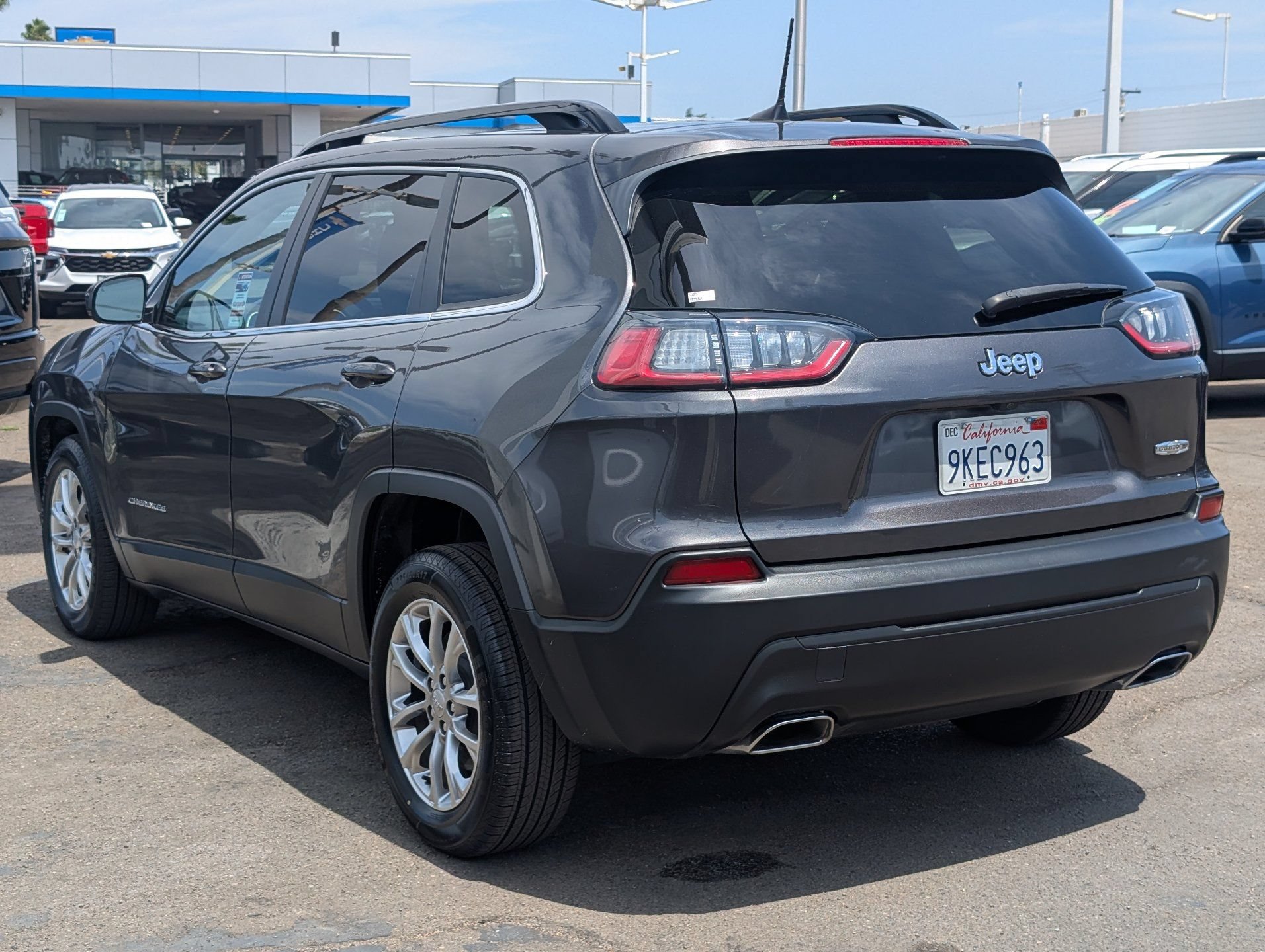 Used 2022 Jeep Cherokee Latitude Lux w/ Sun & Sound Group FWD image 10