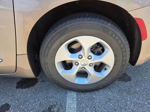 Used 2017 Chrysler Pacifica Touring-L Plus FWD image 27
