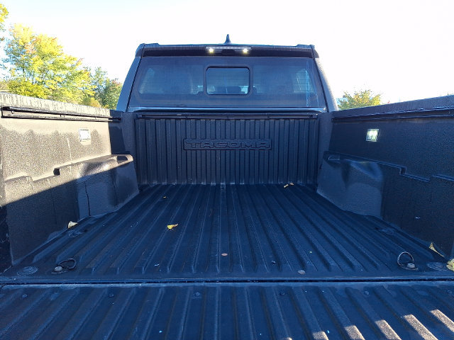 Used 2024 Toyota Tacoma SR5 AWD/4WD image 29