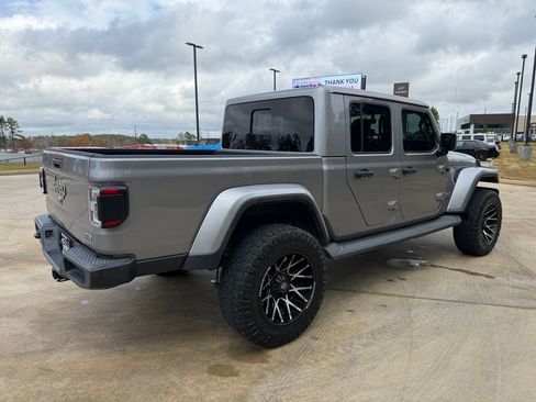 Used 2020 Jeep Gladiator Overland image 5
