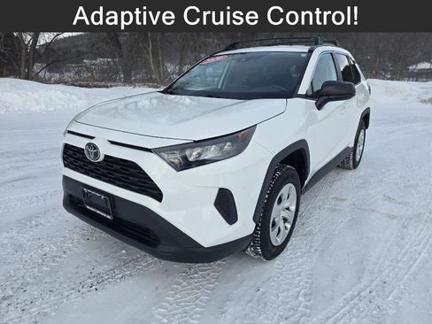 Used 2020 Toyota RAV4 LE image 1