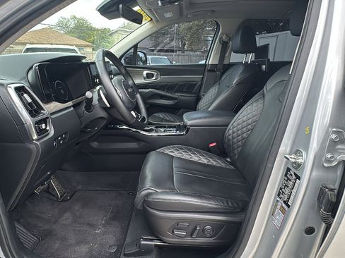 Used 2022 Kia Sorento SX Prestige image 9