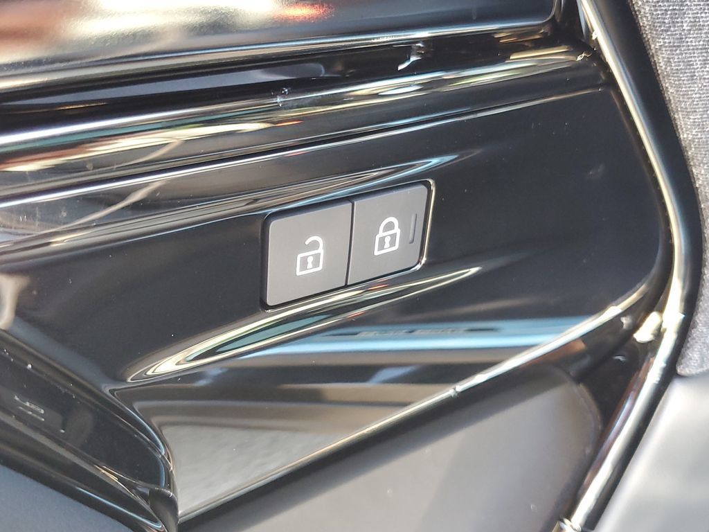 New 2027 Land Rover Range Rover Sport SE AWD/4WD image 12
