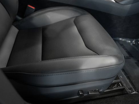 Used 2025 Tesla Model 3 RWD image 29