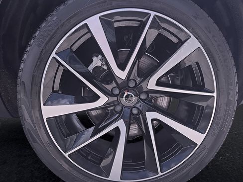Used 2023 Volvo XC90 B5 Plus w/ Protection Package Premier AWD/4WD image 46