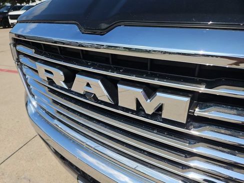 Used 2025 RAM 1500 Laramie AWD/4WD image 27