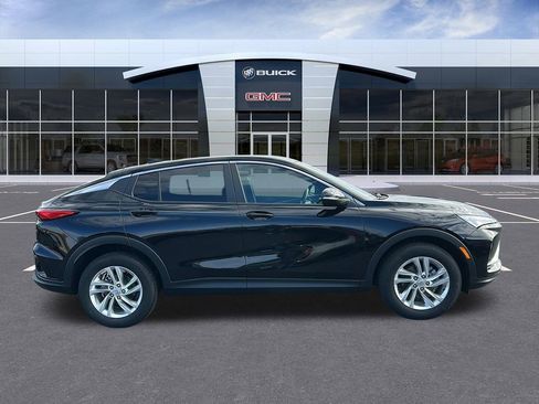 Used 2025 Buick Envista Preferred image 6