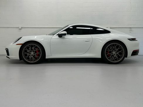 Used 2024 Porsche 911 Carrera S RWD image 3