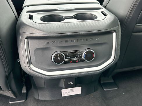 New 2025 Ford Expedition Platinum w/ Stealth Performance Package image 18