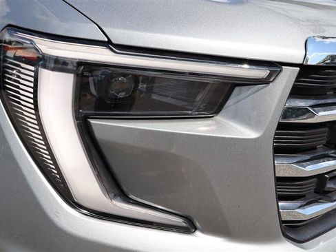 Used 2025 GMC Acadia Elevation image 25