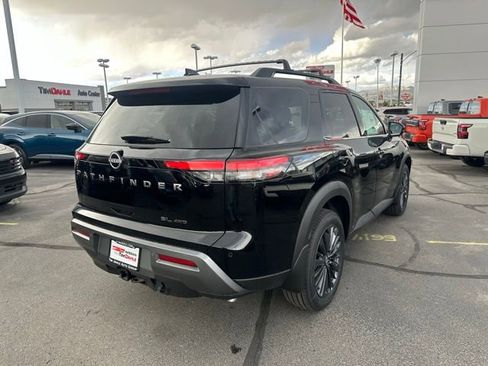 New 2026 Nissan Pathfinder SL w/ SL Premium Package AWD/4WD image 10