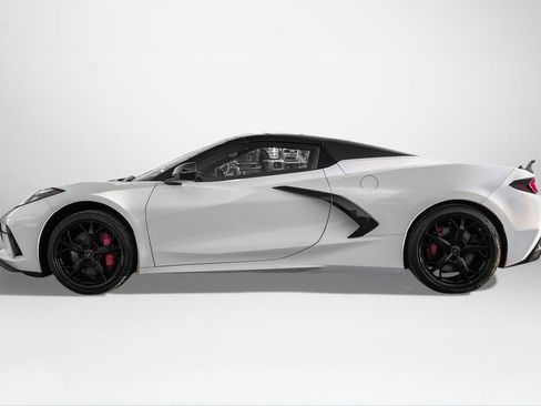 Used 2022 Chevrolet Corvette Stingray Premium Conv w/ Z51 Performance Package image 9