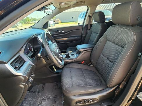 Used 2021 GMC Acadia SLE w/ Driver Convenience Package FWD image 9