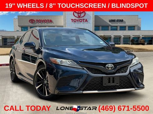 Used 2019 Toyota Camry XSE FWD image 1