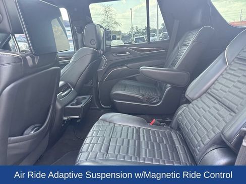 Used 2023 Cadillac Escalade Premium Luxury Platinum AWD/4WD image 17