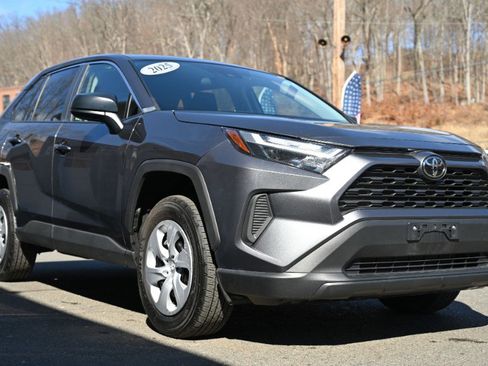 Used 2025 Toyota RAV4 LE image 7