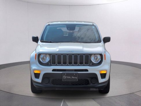 Used 2023 Jeep Renegade Latitude AWD/4WD image 9
