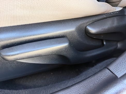 Used 2019 Toyota Corolla LE FWD image 14