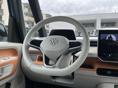 New 2025 Volkswagen ID. Buzz Pro S Plus image 21