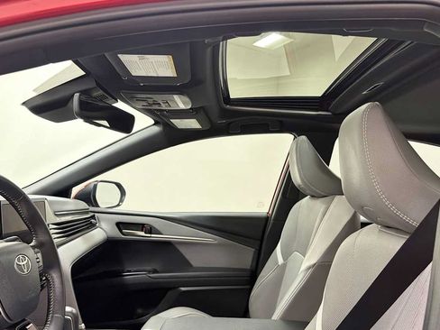 Certified 2025 Toyota Camry SE w/ Convenience Package FWD image 24