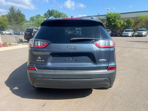 Used 2019 Jeep Cherokee Latitude w/ Cold Weather Group AWD/4WD image 6