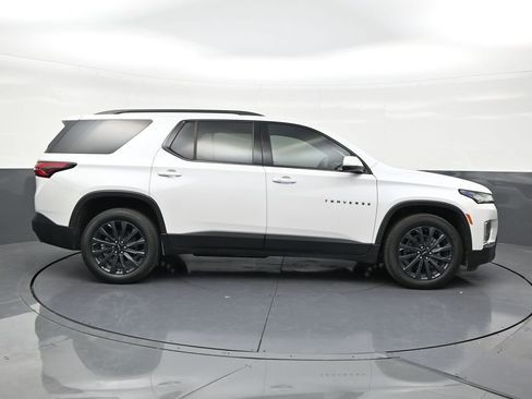 Used 2023 Chevrolet Traverse RS FWD image 6