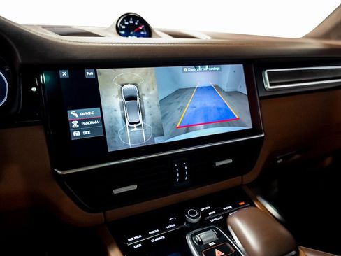 Used 2021 Porsche Cayenne Turbo image 49