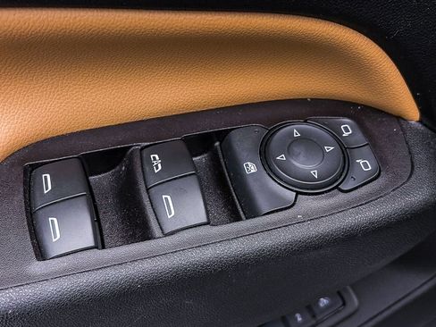 Used 2020 Chevrolet Equinox Premier image 19