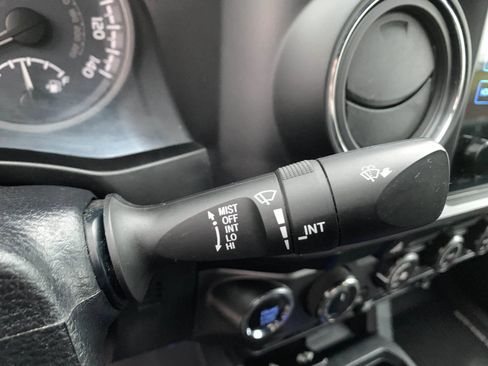 Used 2019 Toyota Tacoma TRD Off-Road image 20