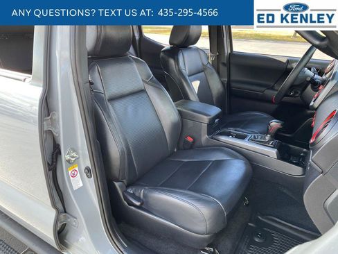 Used 2019 Toyota Tacoma TRD Off-Road image 25