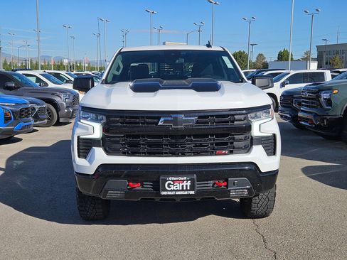 Used 2025 Chevrolet Silverado 1500 LT Trail Boss w/ Convenience Package II AWD/4WD image 9