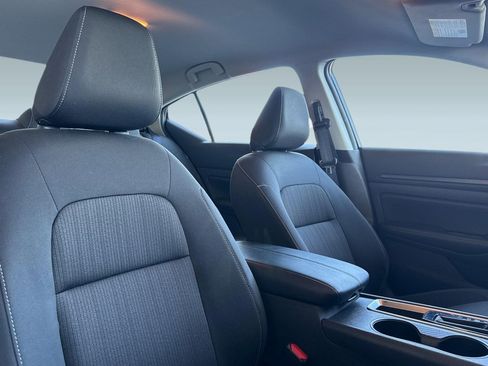 Used 2025 Nissan Altima 2.5 SV image 30