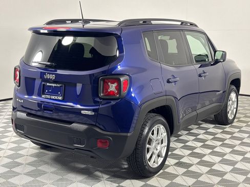 Used 2019 Jeep Renegade Latitude w/ Cold Weather Group image 5