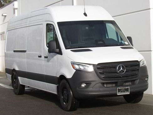 New 2026 Mercedes-Benz Sprinter 2500 image 2